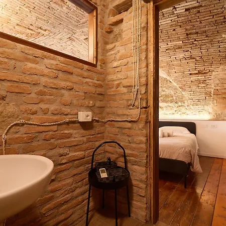 - Vault Retreat Apartment *